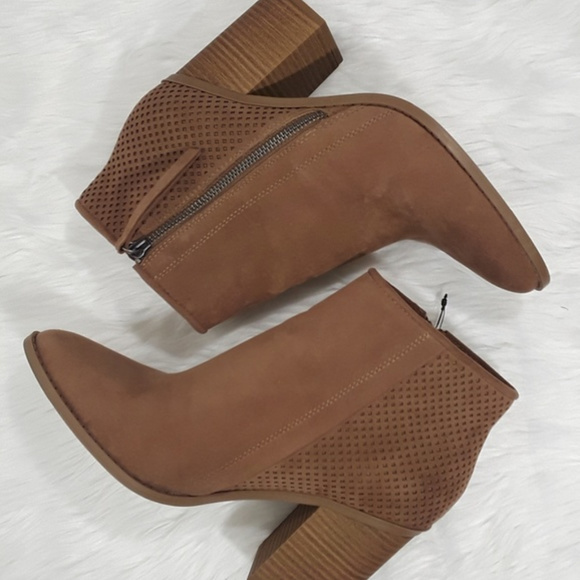 NWT Laser Cut Heeled Ankle Spring Booties-10/11 - Picture 5 of 5